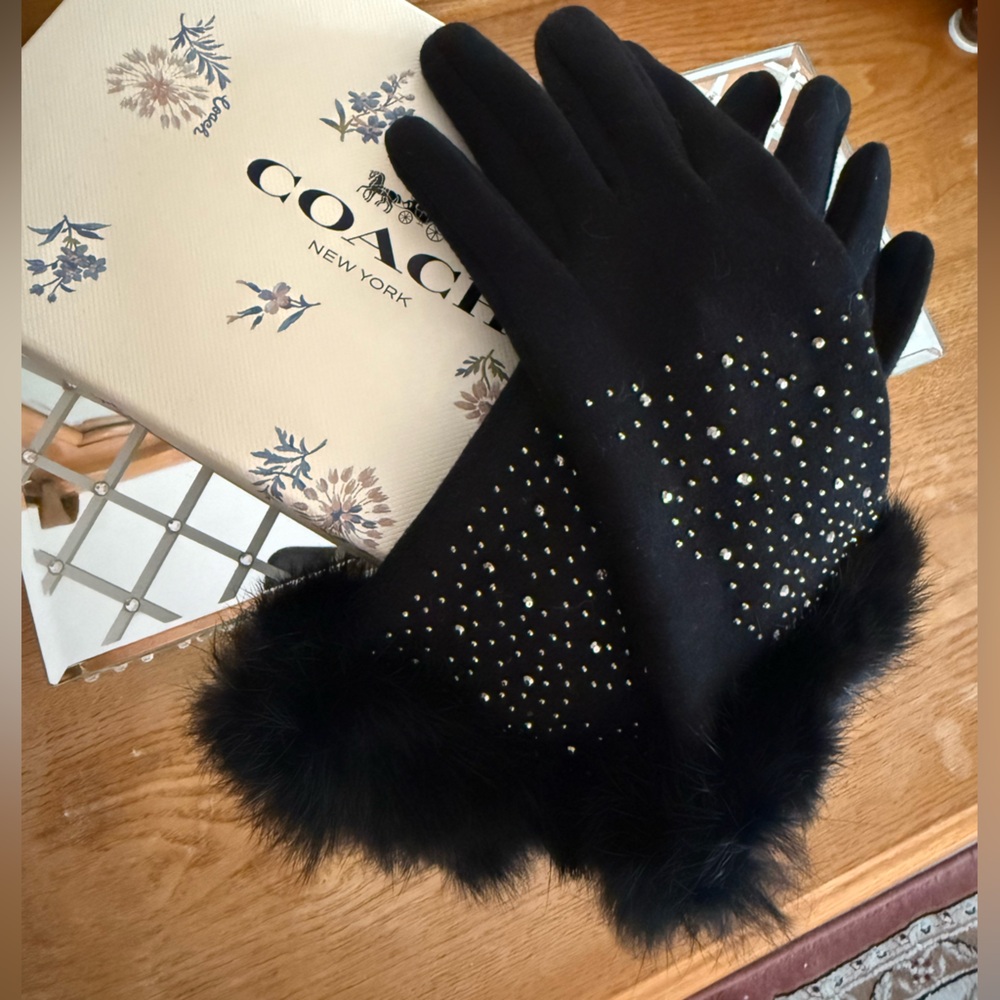 🖤 Black Faux-Fur Trimmed Gloves🖤